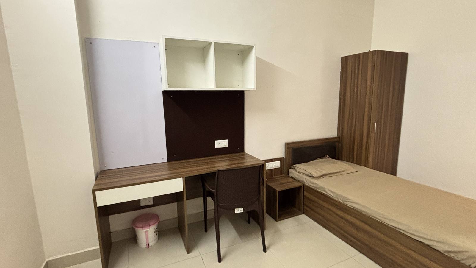 Queen room study desk and wardrobe